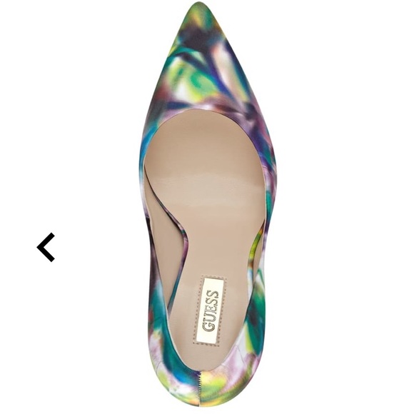 BABBITTA PRINTED PUMPS by Guess - Picture 6 of 7